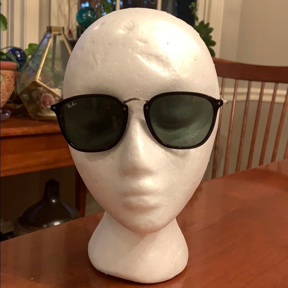RB2448-N Ray-Ban Sunglasses - CASE INCLUDED